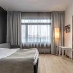 Club Hotel 4*