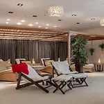 Club Hotel