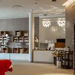 Club Hotel 4*
